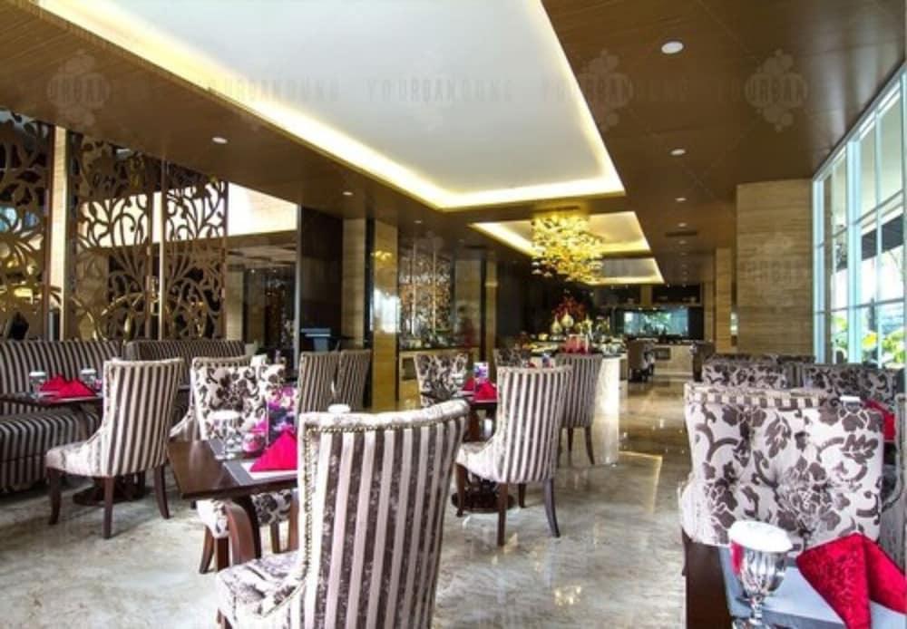 Belviu Hotel Bandung Exteriör bild