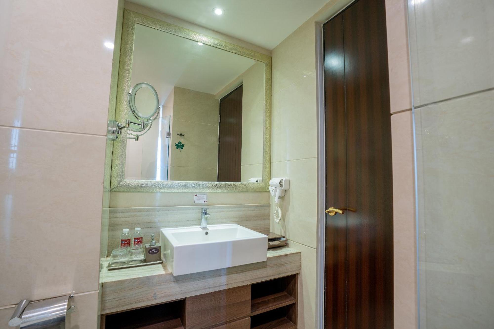 Belviu Hotel Bandung Exteriör bild